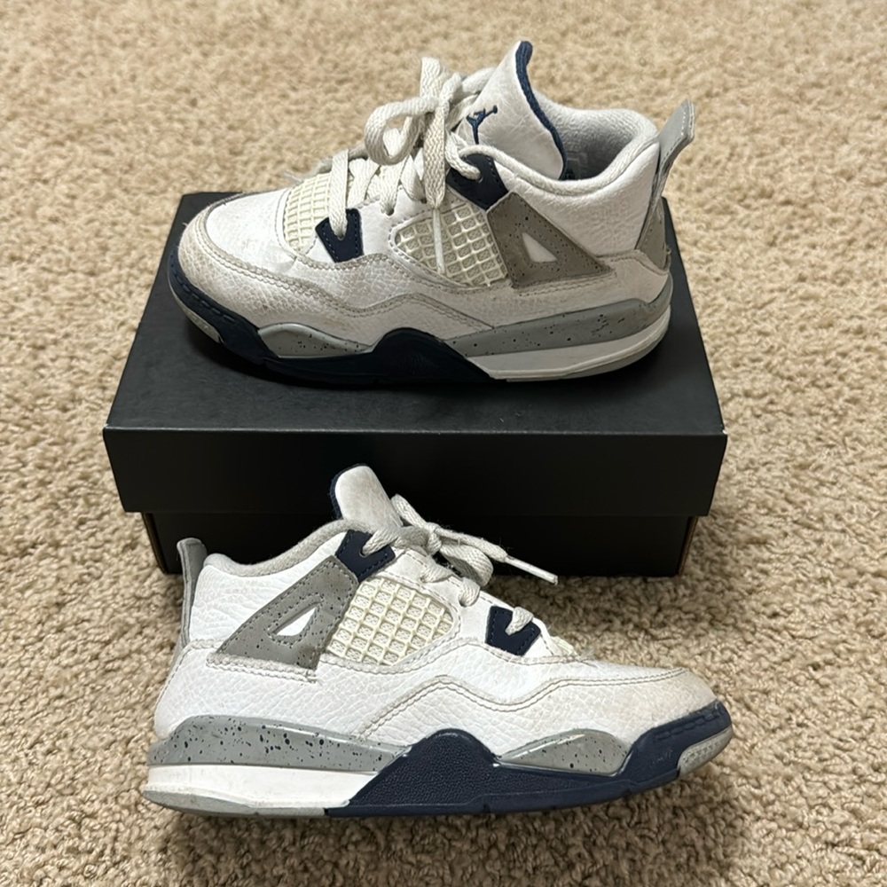 Jordan 4 retro sneakers, white🤍 blue💙, toddler walker size 10c